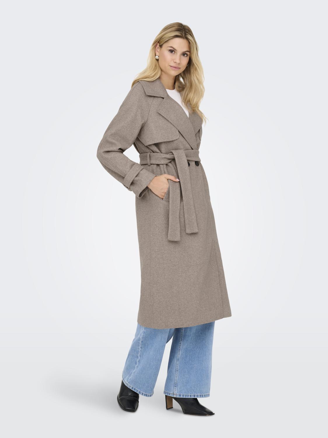 model_shot-front_full